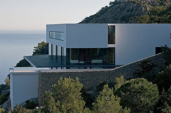 Contemporary House Away From the Urban Rush: The Enchanting Solitary AIBS House #architecture #contemporary