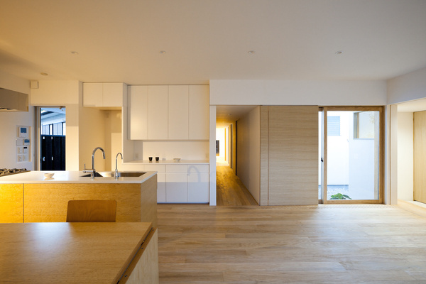 Shiiki Building by Atelier Tekuto #modern #design #minimalism #minimal #leibal #minimalist