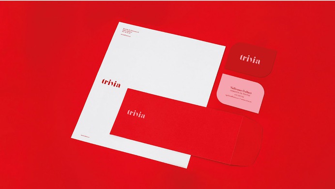 Trivia Period kit Design - Mindsparkle Mag The society in which we live invisibilizes menstruation. It still generates misgivings, it is an uncomfortable reality and culturally it continues invoking shame. For this project, Vallivana Gallart´s goal was to prepare the girl who is about to live this, so that she can normalize it, understand it and even enjoy it. #logo #packaging #identity #branding #design #color #photography #graphic #design #gallery #blog #project #mindsparkle #mag #beautiful #portfolio #designer