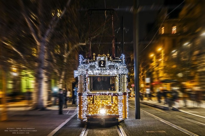 Spectacular Atmosphere Of Christmas In Budapest by Rizsavi Tamás