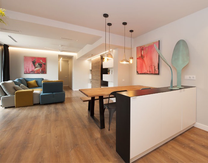 From Industrial Premises to Comfortable Housing in Barcelona by Sincro - InteriorZine
