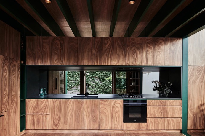 The veneer in this kitchen