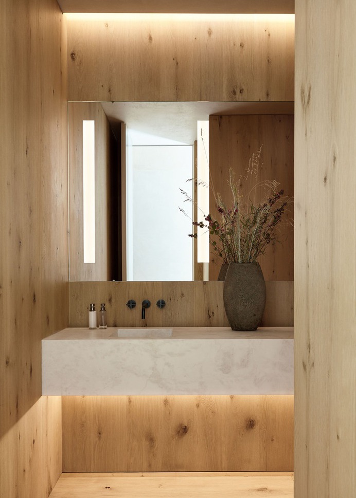 Art Barn House / Rowland+Broughton Architecture