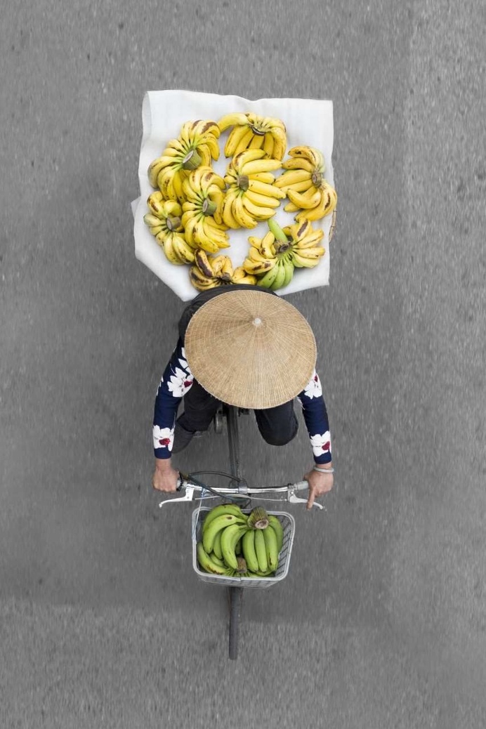 The Street Vendors in Hanoi from Above by Loes Heerink