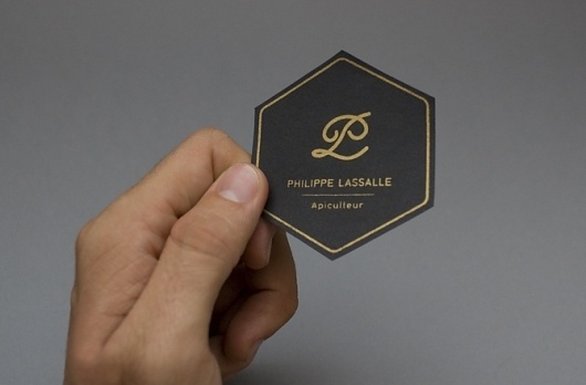 Ivan Rodéo Rodriguez • Designer graphique indépendant• Graphiste indépendant • freelance • photographe #philippe #miel #branding #honey