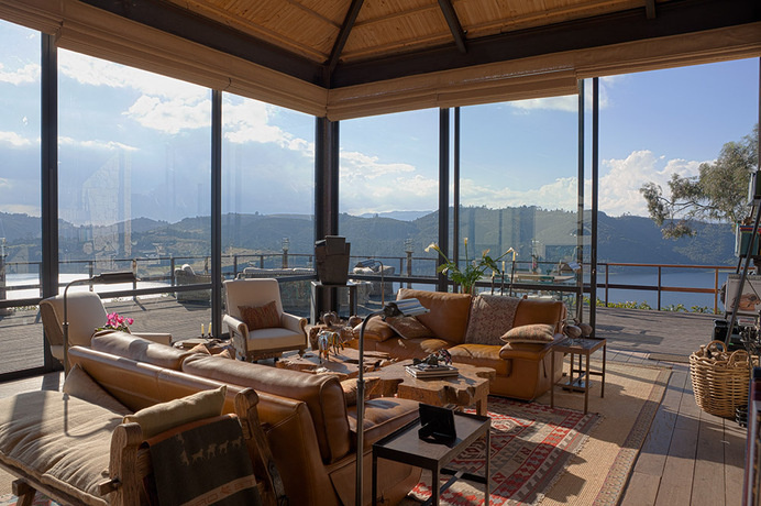 Tomine House by Fernando de la Carrera and Alejandro Cavanzo - HomeWorldDesign (11) #lake #architecture #house #spain