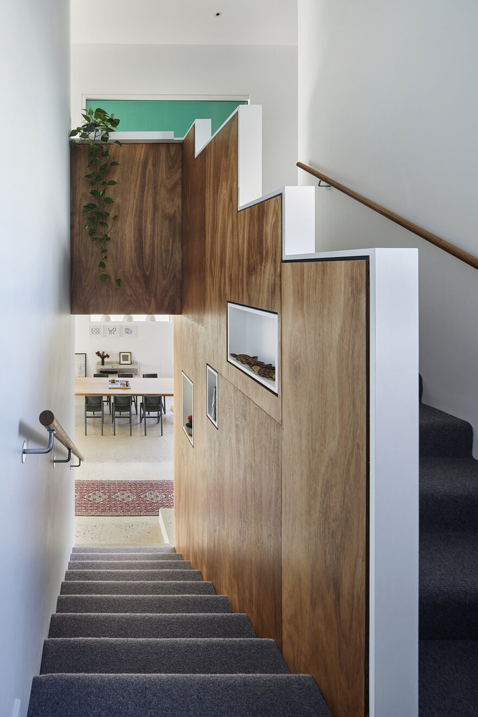 staircase / Poly Studio