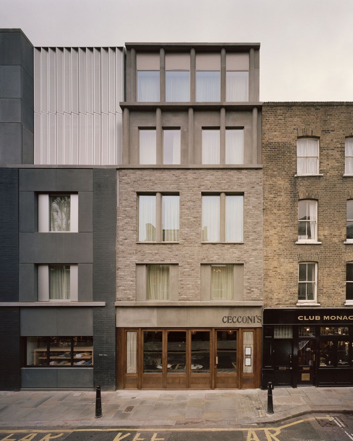 Redchurch Townhouse by 31/44