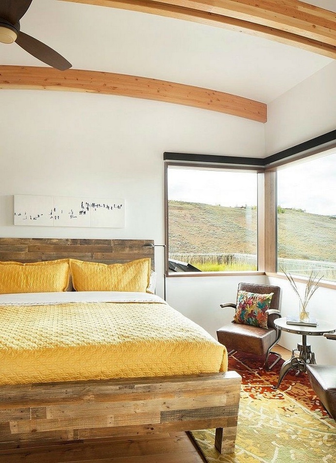 Tech House – A Wyoming Getaway Home for a Family of Five