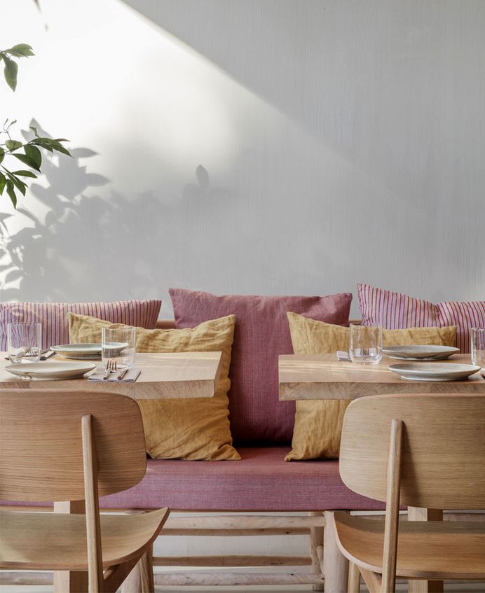Restaurant Decor with Inspiration from the 60s-70s - InteriorZine