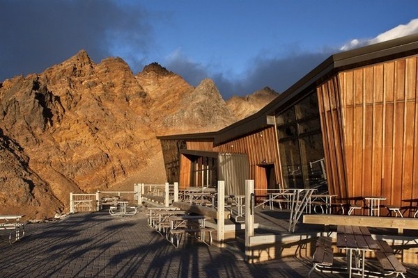 Cafe Knoll Ridge terrace #mountain #architecture #volcano #caf