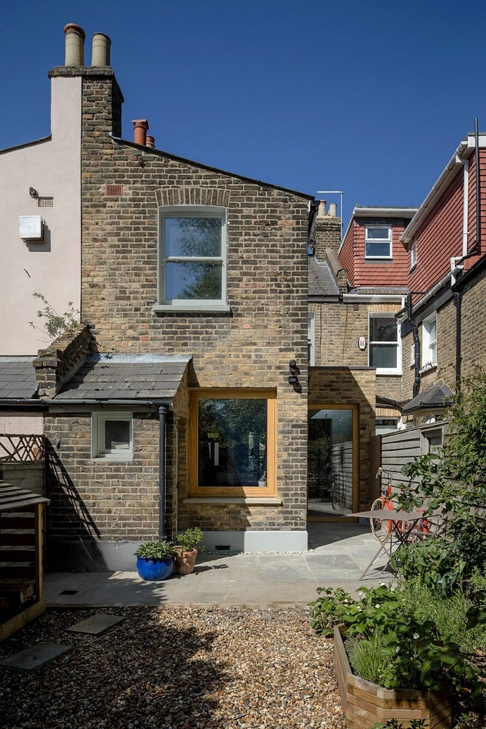 Nook House in East London / Mustard Architects