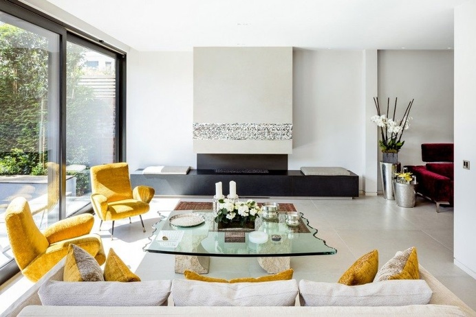 This New London Brick House Accommodates Three Generations of a Family 4