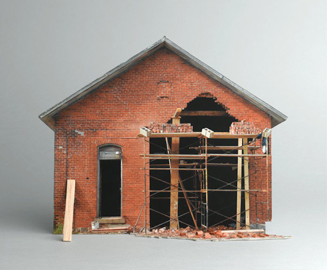 brokenhouses-24 #sculpture #house #art #broken #miniature