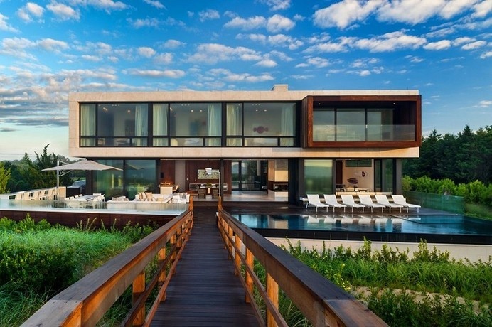 Imposing Oceanfront Home With Broad Views in Sagaponack, New York #modern #oceanfront #architecture #york #new