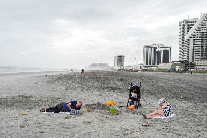 #OurStreets: Brilliant Street Photography by Cedric Roux