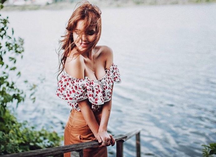 Elegant and Beauty Female Portraits by Evgeny Freyer