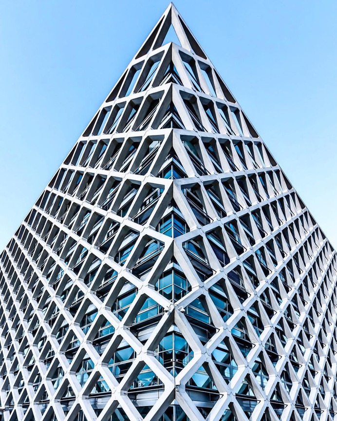 Minimalist and Symmetry Architecture Photography by Alex Mesquita