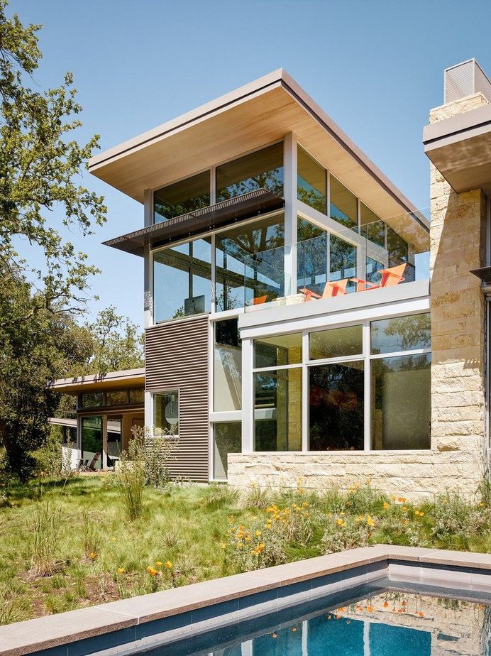 This Ranch Retreat Was Designed Around A 100-Year-Old Oak Tree 1