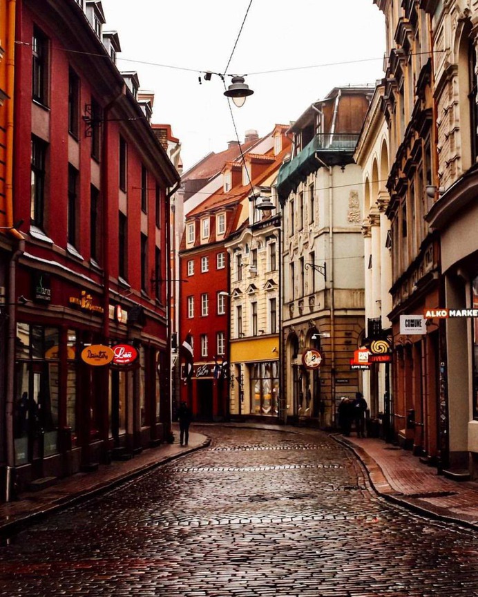 Creative and Cinematic Street Photography by Giovanni Tosca