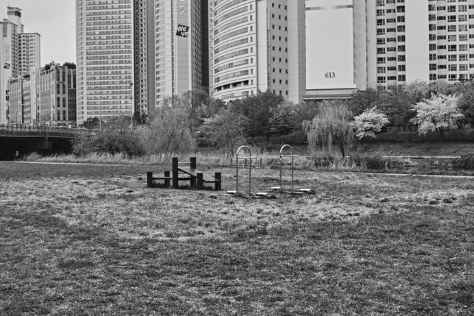 Legs of the City, the City of Legs. 2015. Seoul, Korea. ©kyū saŋ lee