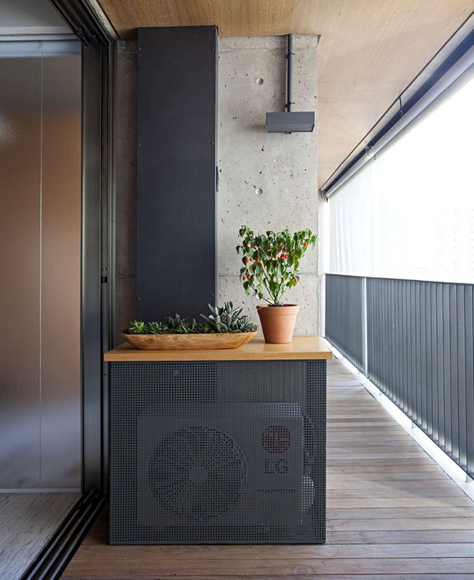 Studio Apartment Divided up with Wooden Screens - InteriorZine