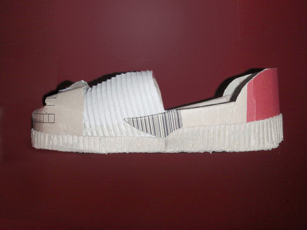 Pages #shoes #hand #cardboard #made