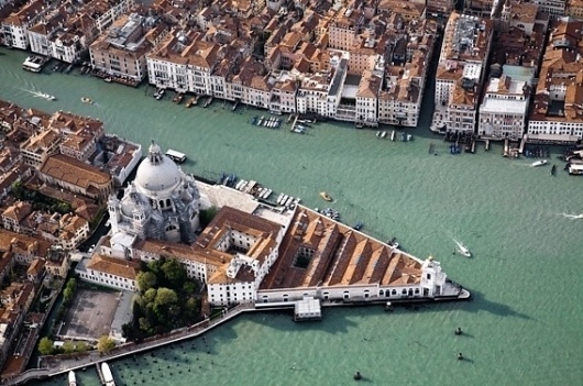 punta-della-dogana-venice.jpg (567×376) #punta #dogana #water #tadao #museum #ando #della #city #venice #architecture