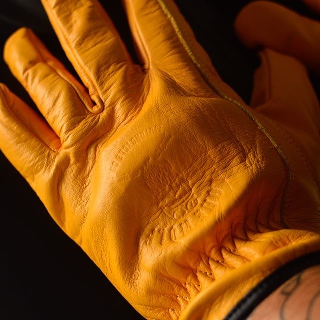 Guantes de Cuero Lone Wolf Co. Handmade to perfection! $129mil pesos envió incluido a todo el país. Whatsapp: 3146159148 | Tienda online: