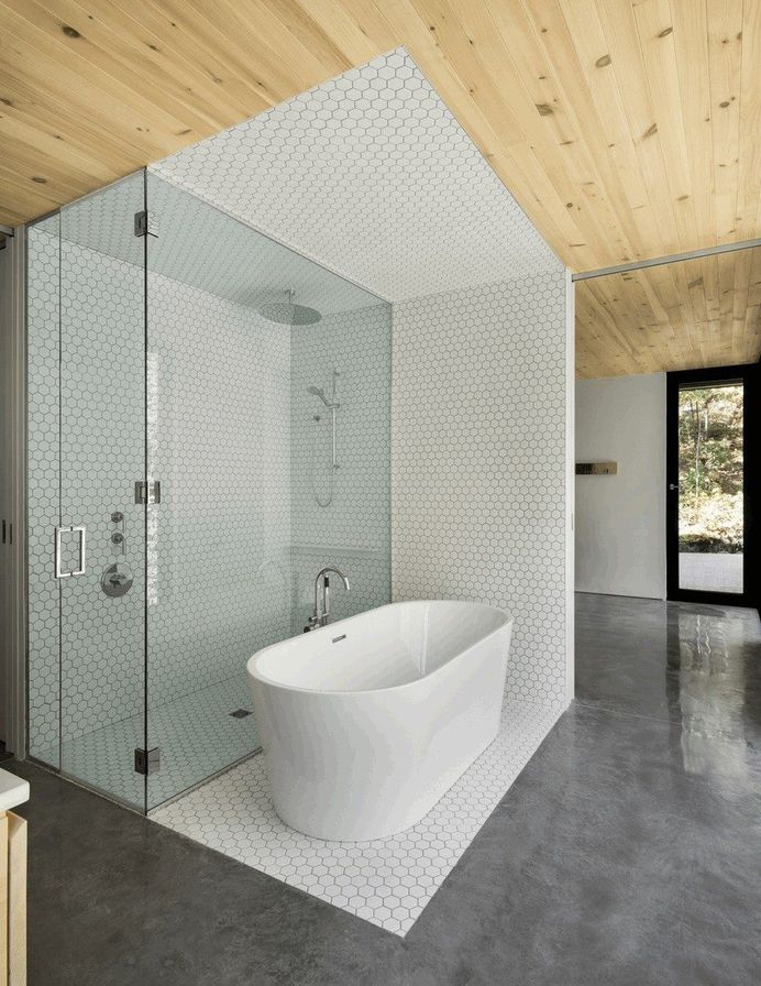 The Rock House Offers Access to a Wild and Untouched Nature 14