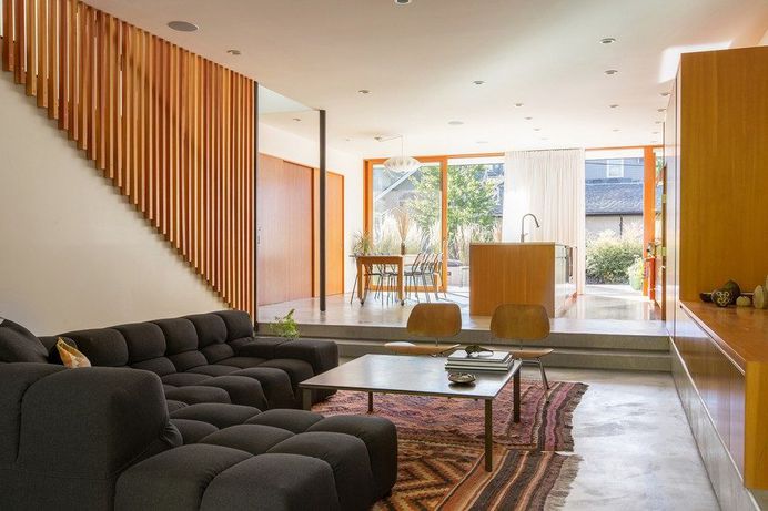 Low-Maintenance and Modern Version of a Traditional Seattle House 4