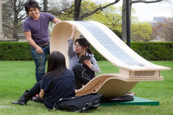 Soft Rocker is a solar powered sun lounger chair which not only rocks but charges your gadgets as well. #solar-powered #design #product #furniture #industrial