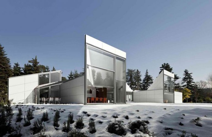 OAB: AA House | Sgustok Design