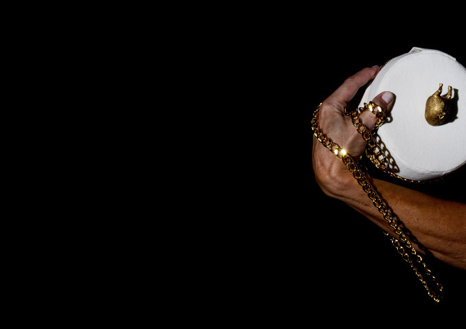 CAMPAIGN - Carlalopez #lopez #ribeira #surrealism #handbag #lua #carla #fashion