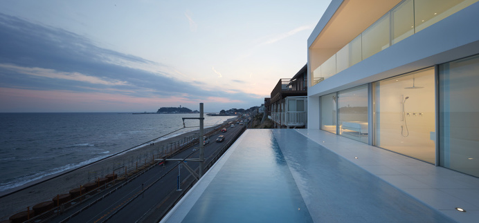 Seaside House by Shinichi Ogawa & Associates