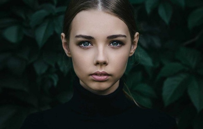 Feminine Stories: Conceptual Portrait Photography by Inna Mosina