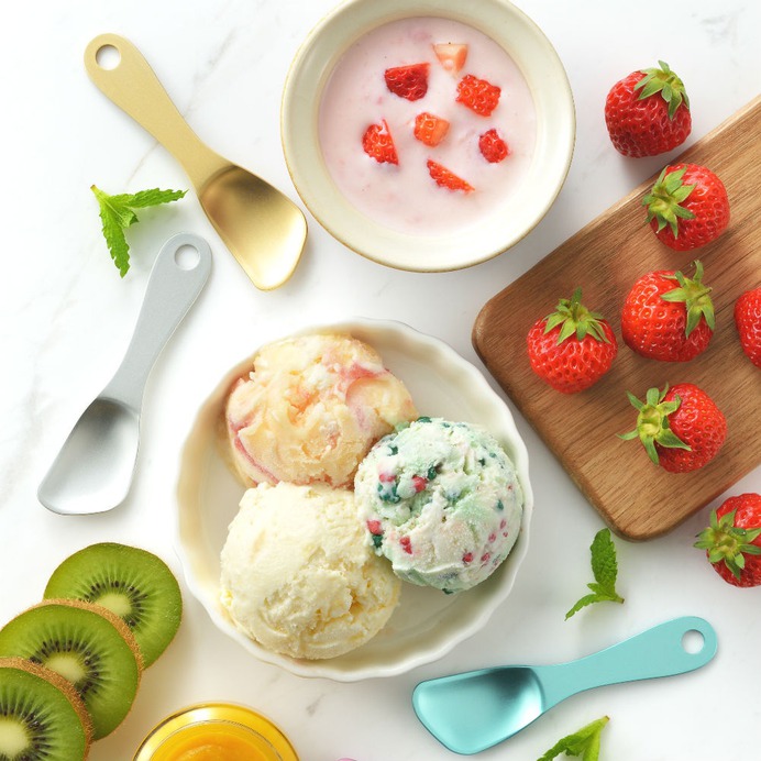 Mini Ice Cream Spoons - IPPINKA These Mini Ice Cream Spoons are self-heating spoons that also double as baby spoons. They are small enough to fit into a baby's mouth and their self-heating properties help regulate food temperature. They are made from high-quality aluminum and are manufactured in the famous metal-making region of Tsubame Japan.