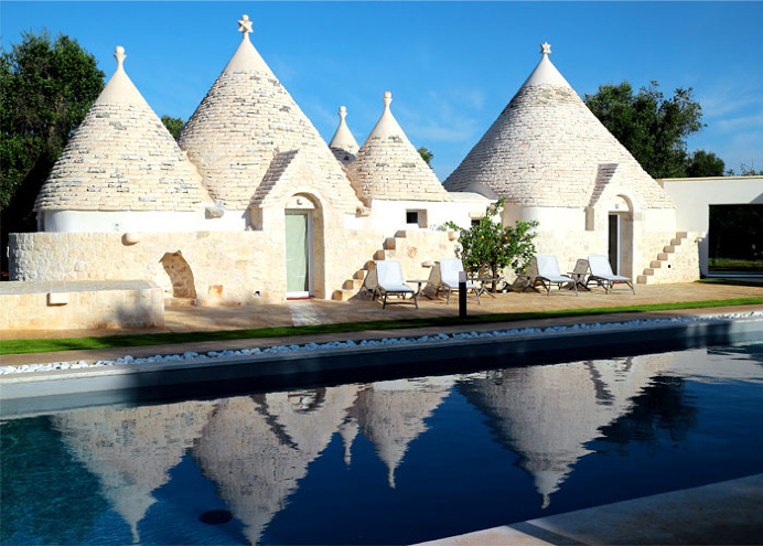 Garden Set by Nardi at Trullo House in Apulia - InteriorZine