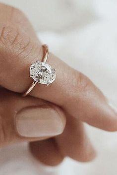 Gorgeous oval cut engagement ring