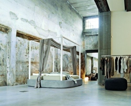 tumblr_lpntyjCjJG1qii5nko1_500.jpg (500×406) #frame #concrete #raw #perfection #interiors #homes #architecture #bed