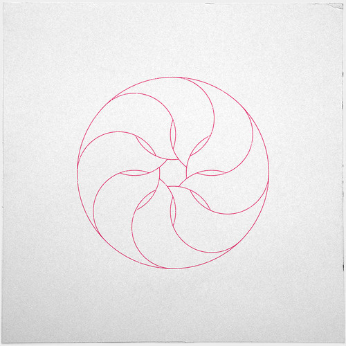 #401 Inside the nautilus – A new minimal geometric composition each day