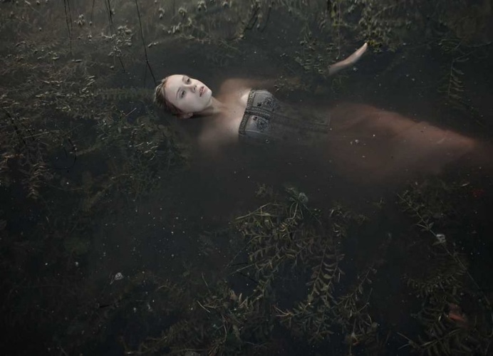 Conceptual and Fine Art Portrait Photography by Daria Djalelova