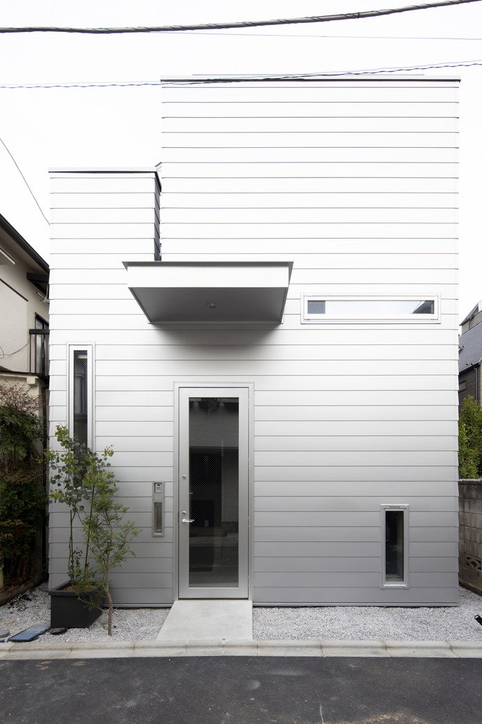 Kagurazaka House by Taku Sakaushi