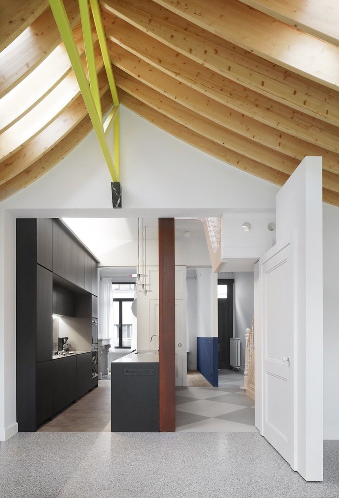 Renovation of a Row House by Bovenbouw Architectuur