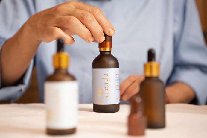 Saeada Care Branding - Mindsparkle Mag Alex Arzuman Studio & Florian Pommier designed the branding for Saeada – a cosmetic brand that provides biologic oils (argan, figue, roses, …) for the entire body (face and body). #logo #packaging #identity #branding #design #color #photography #graphic #design #gallery #blog #project #mindsparkle #mag #beautiful #portfolio #designer