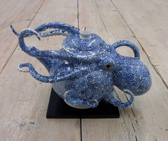 Octopuses Embedded in Ceramic Vessels by Keiko Masumoto | Colossal