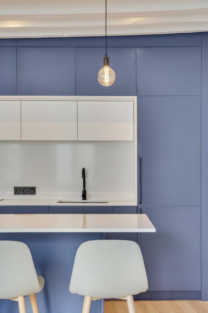 La Grande Bleu Apartment in Paris by HOCH Studio