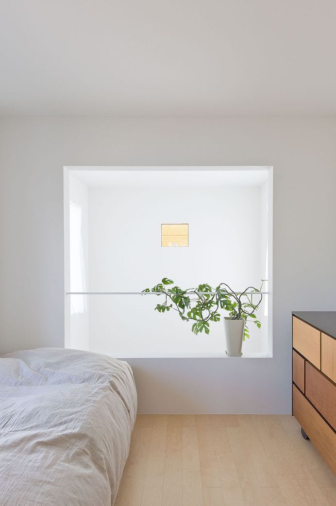 Sixteen Rooms by Kuno Hiroshi