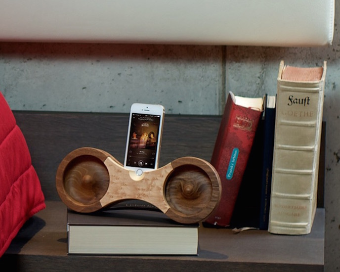 Eight Speaker for iPhone 5/5s #tech #flow #gadget #gift #ideas #cool