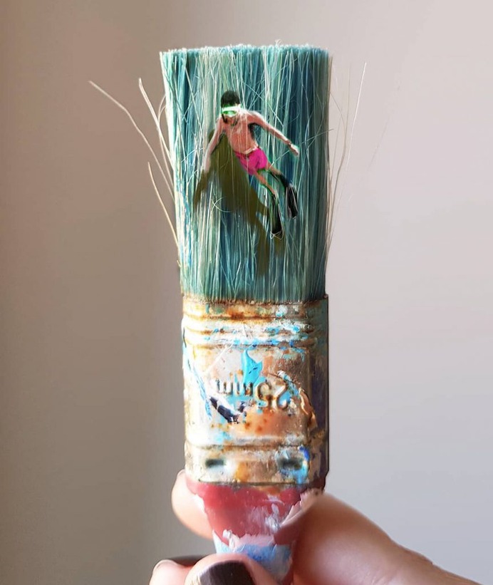 Golsa Golchini artist - Mixedmedia on paintbrush.